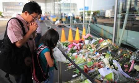 Cả thế giới cầu nguyện cho các nạn nhân trên chuyến bay xấu số MH17